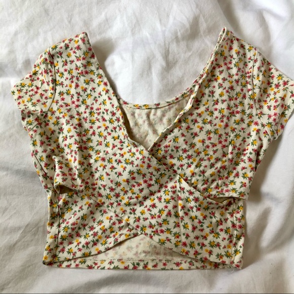 Floral Crop Top - Picture 3 of 5